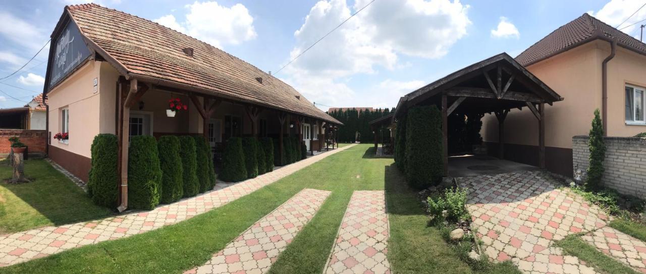 Apartman U Karla Veľký Meder المظهر الخارجي الصورة